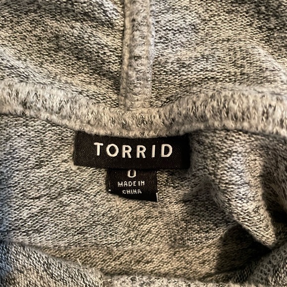 Torrid Thin Sweater - Picture 2 of 2